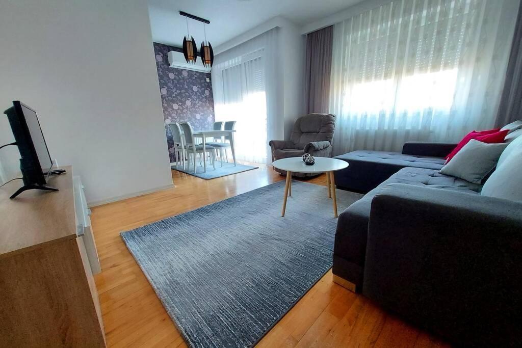 Apartment 13C Priștina Exterior foto